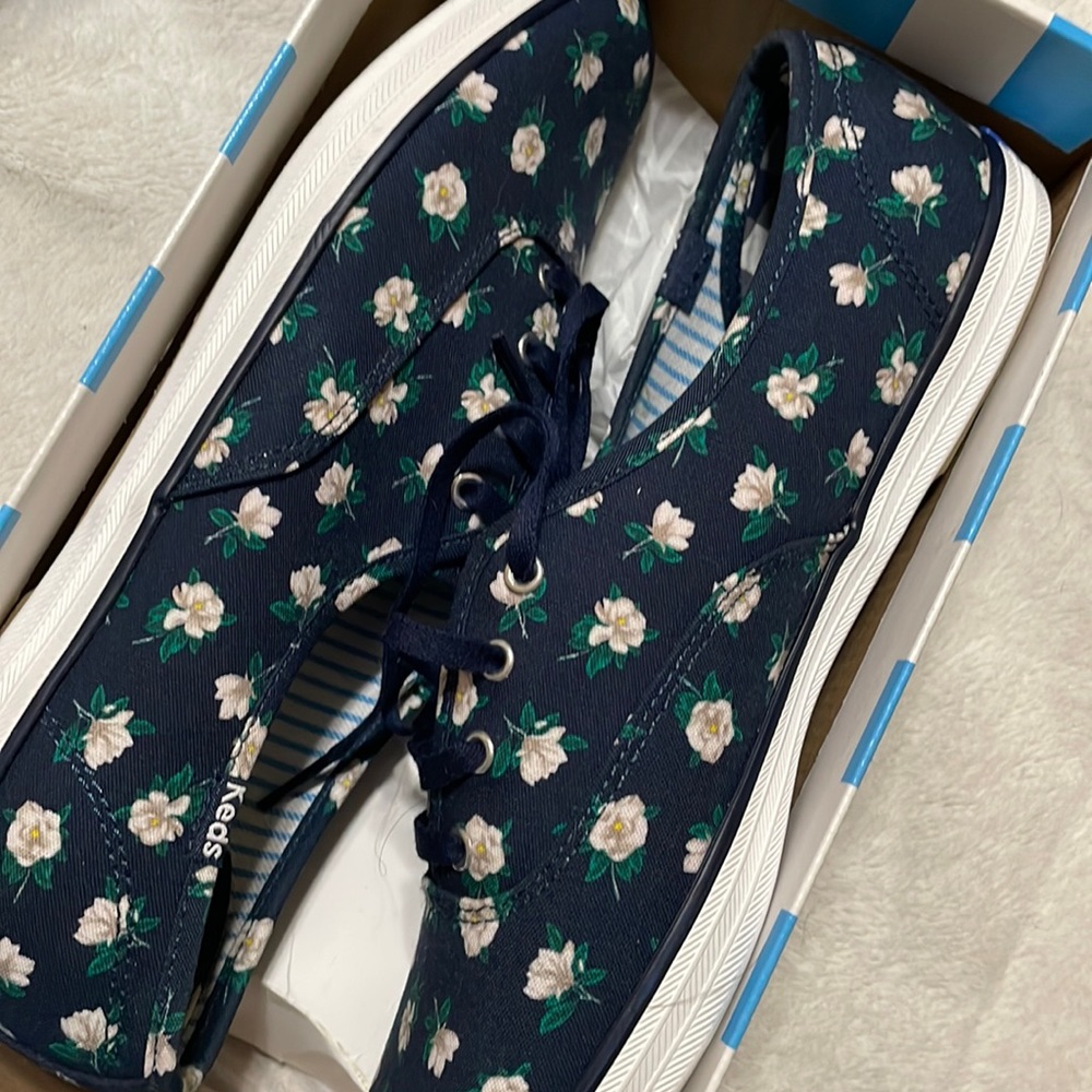 Draper James Keds size 8.5